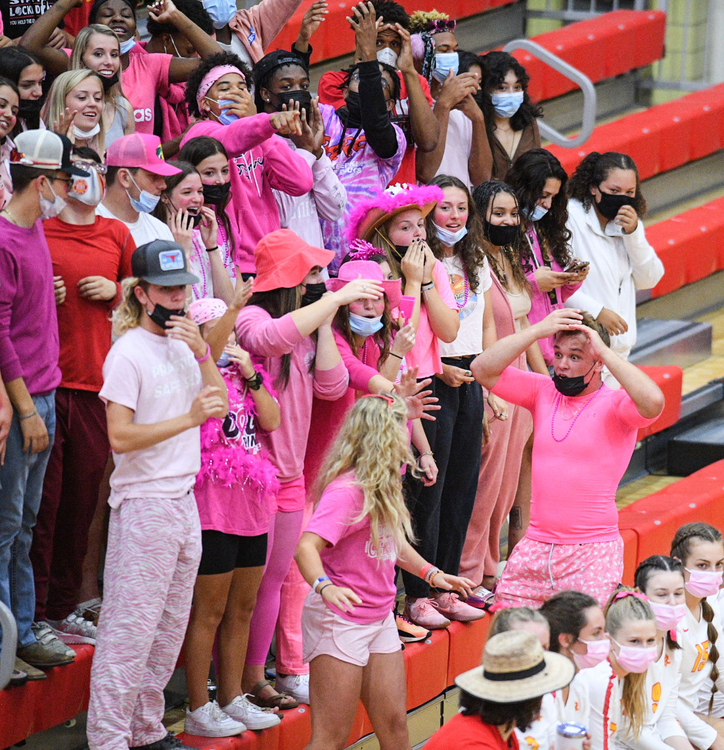 100521-qc-spt-moline-ri-vball-016